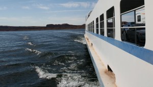 ferry_moving_lake_powell