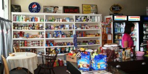 jodi_inside_kahlotus_market