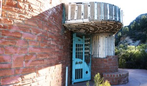 salt_river_rest_area_building_3